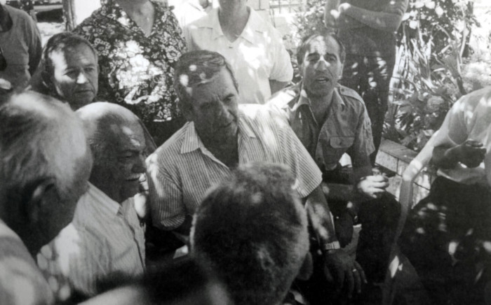 Από αριστερά: Πέτρος Δεμίρης, Ζήκος Ντεμίρης, Αντρέας  Μεντής. Πίσω από τον Ζήκο Ντεμίρη ο Γιώργος Ντεμίρης