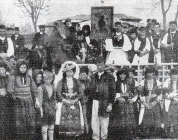 32. Γάμος με φλάμπουρο στους Καραγκούνηδες της Θεσσαλίας (αρχές 20ού αιώνα).