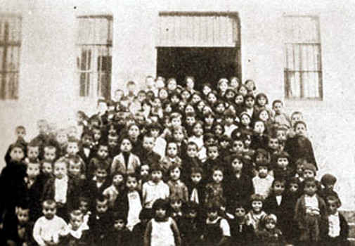 Ρουμάνικο σχολέιο Κορυτσάς. Αρχές 20ού αιώνα