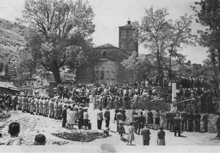 Τα εγκαίνια του πρώτου μνημείου στις 28 Μαΐου 1961 και το πάνδημο μνημόσυνο για το Ολοκαύτωμα της Κλεισούρας