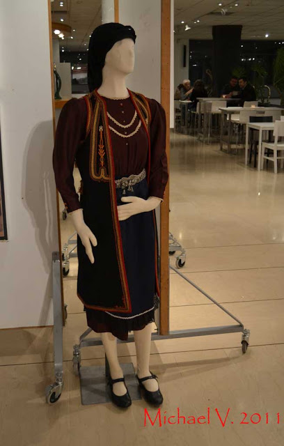 Παραδοσιακές φορεσιές από το Συρράκο from http://photoioannina.blogspot.gr