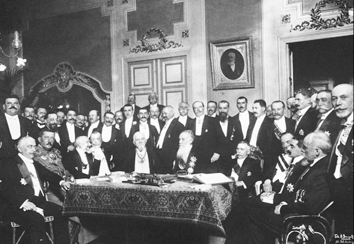 Αντιπροσωπείες των βαλκανικών κρατών κατά την υπογραφή της Συνθήκης του Βουκουρεστίου, 1913