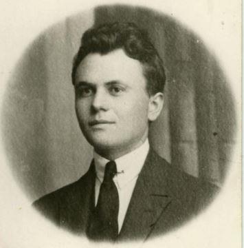  Αλέξανδρος Αγγέλου (1883-1980), Διδακτωρ Γλωσσολογιας του Πανεπιστημίου του Μπέρκλεϋ – Καλιφόρνια, ΗΠΑ, Καθηγητής απο ιδρύσεως της ΑΣΟΕΕ, το 1920