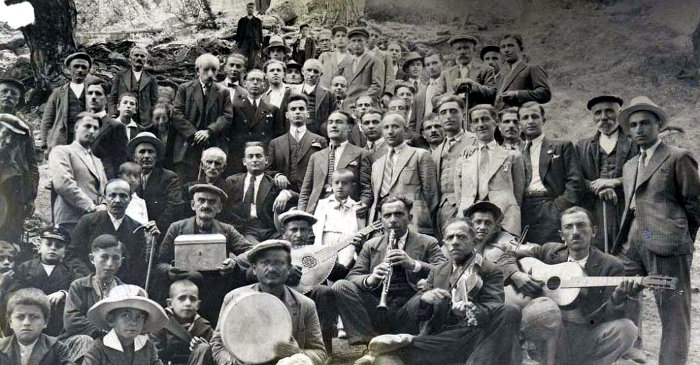Βρυσοχωρίτες Στις αρχές του 20ου αιώνα, σε κάποιο πανηγύρι του χωριού