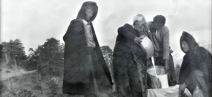 1936 Κρυσταλλοπηγή Φλώρινας Βλάχοι/Αρμανοι βοσκοί και οι ποιμενικοί σκύλοι τους Αρχείο:Trasias Studio
