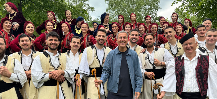 Μεγάλα Λιβάδια - Κυριακή στο χωριό
