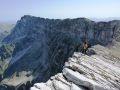 Η τελική ανάβαση στην αλβανική κορυφή με αεροπλανική θέα