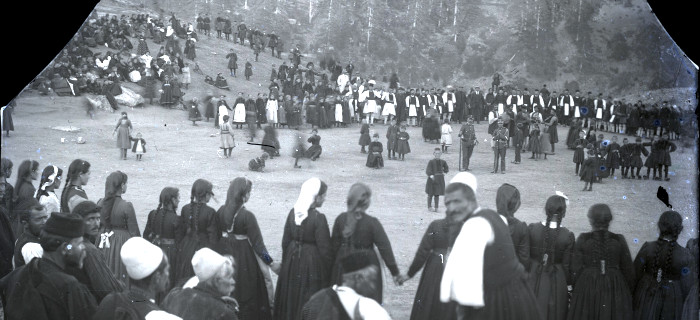1905. Πανηγύρι στο Περιβόλι Γρεβενών. Φωτογραφία των Μανάκια