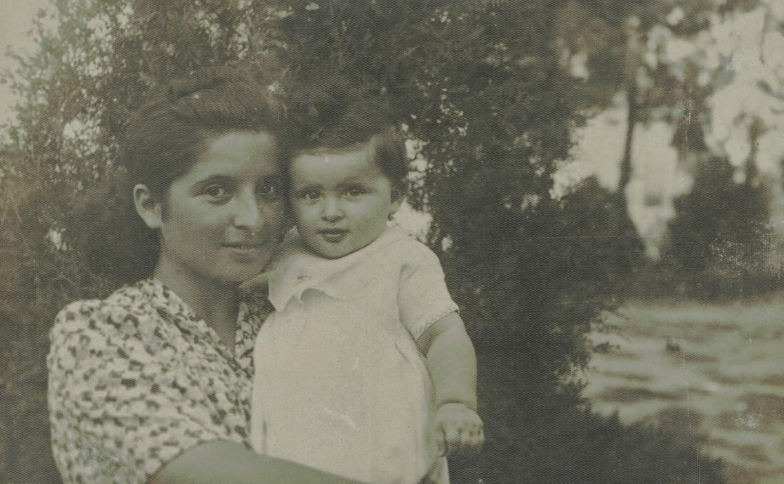 Φωτογραφία που έλαβε ο Tonino Fregni από την γυναίκα του Fioralba και την κόρη του María Antonietta (8/9/1941). © Fernando Manuel Doval Fregni